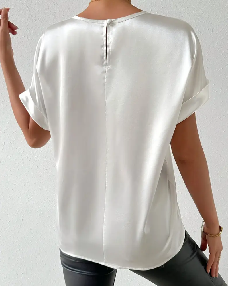 Soft women's round neck t-shirt, perfect for spring/summer fashion. Smooth feel for casual everyday wear.