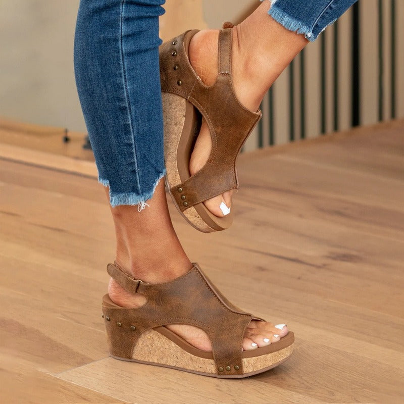 Women's relief footwear: elegant summer sandals with advanced arch and comprehensive foot support.