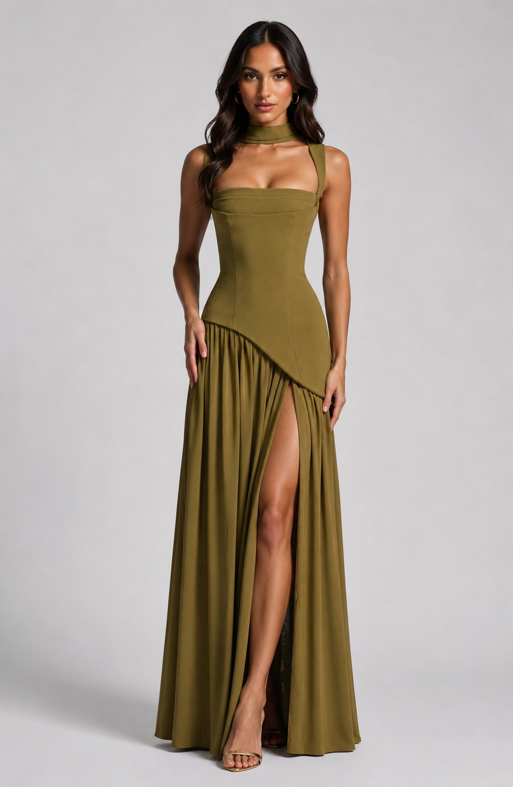 Flowy women's draped maxi dress, ideal for a comfortable yet elegant summer or holiday look.