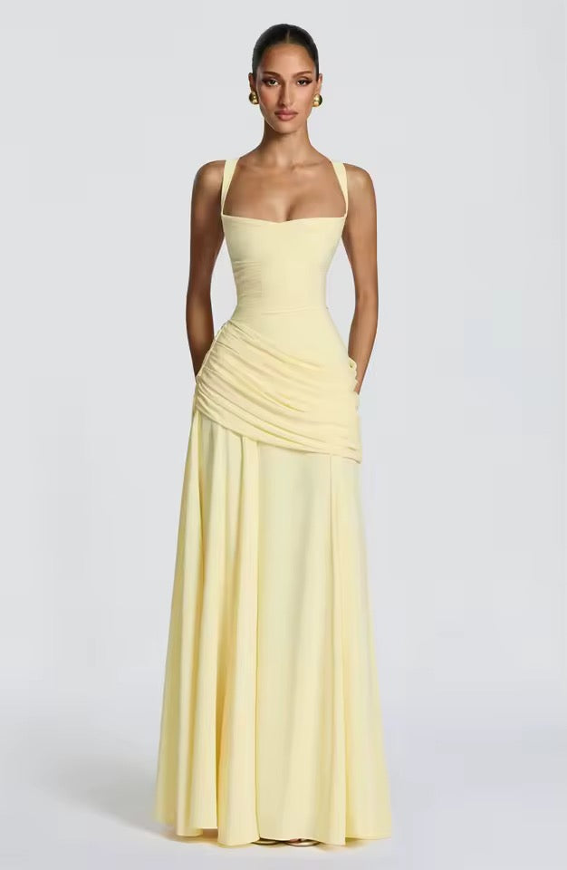 Elegant women's sleeveless maxi dress featuring a sweetheart neck, great for holiday, beach, or casual summer events.