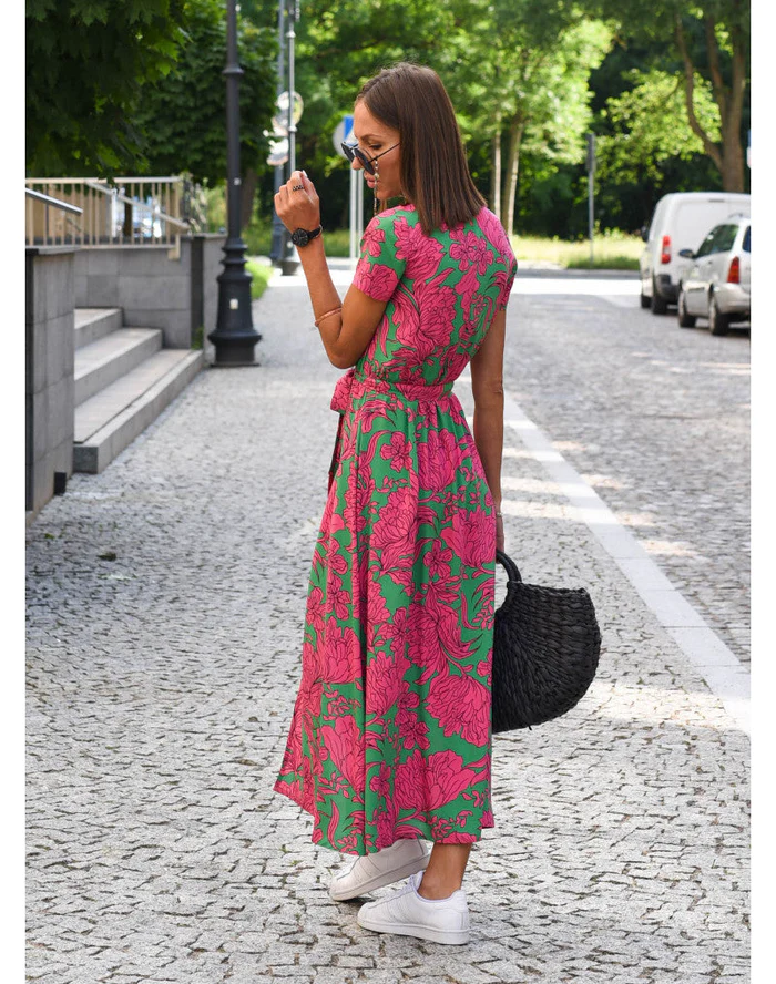 Elegant Amarae VersaChic women's dress, comfortable fabric & flattering silhouette, ideal for any occasion.