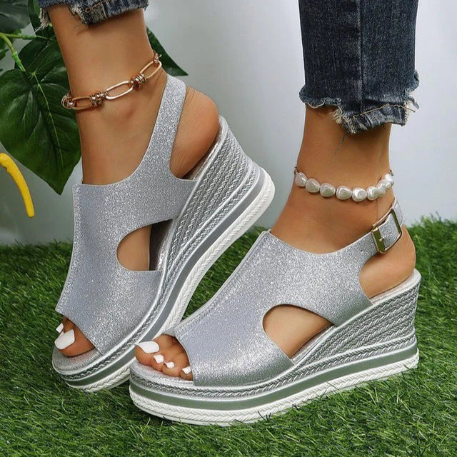 Chic silver platform sandals, women's comfortable and versatile summer shoes for stylish appeal.