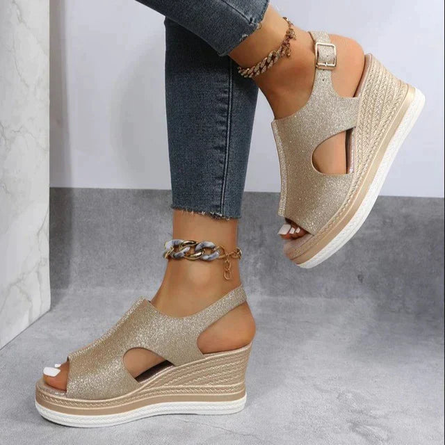 Elegant women's platform sandals for summer comfort, perfect for everyday wear and vacation.
