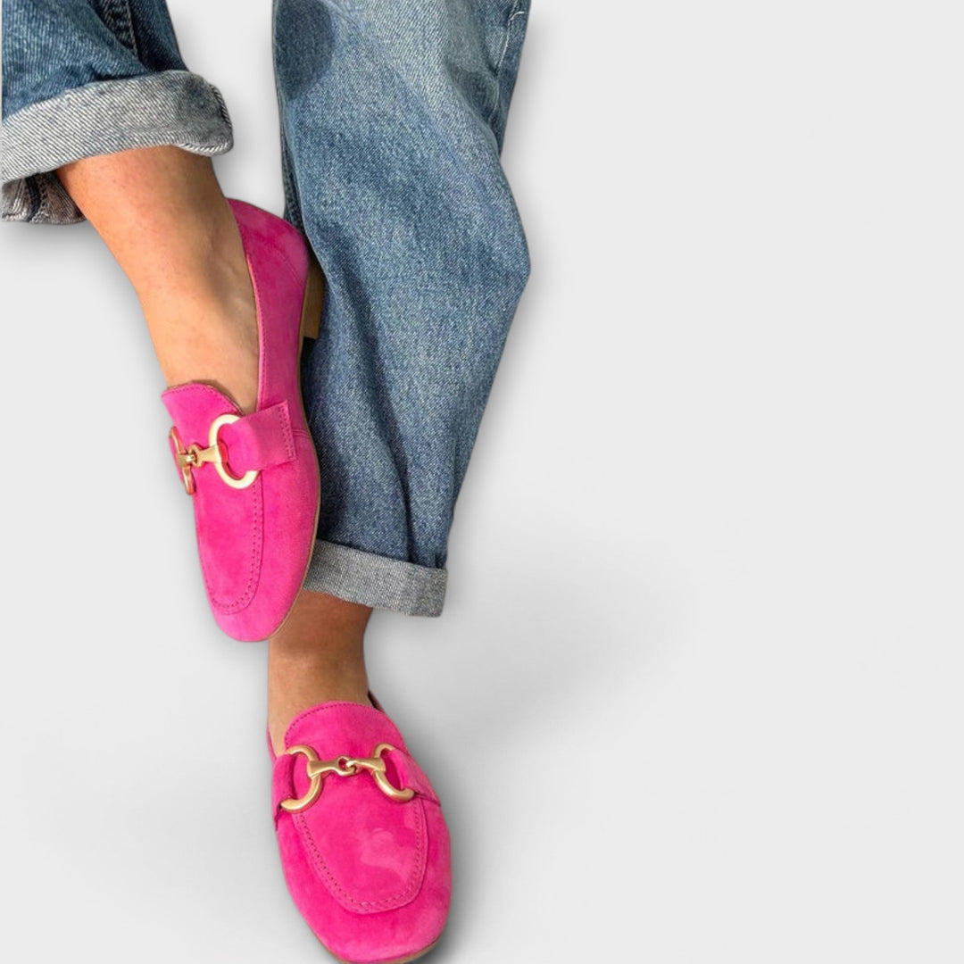 Women's comfortable slip-on loafers for everyday wear, featuring a versatile and elegant casual flat design.
