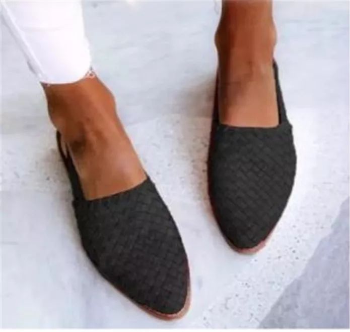 Effortlessly stylish women's loafers, offering comfort and support for all-day casual wear.