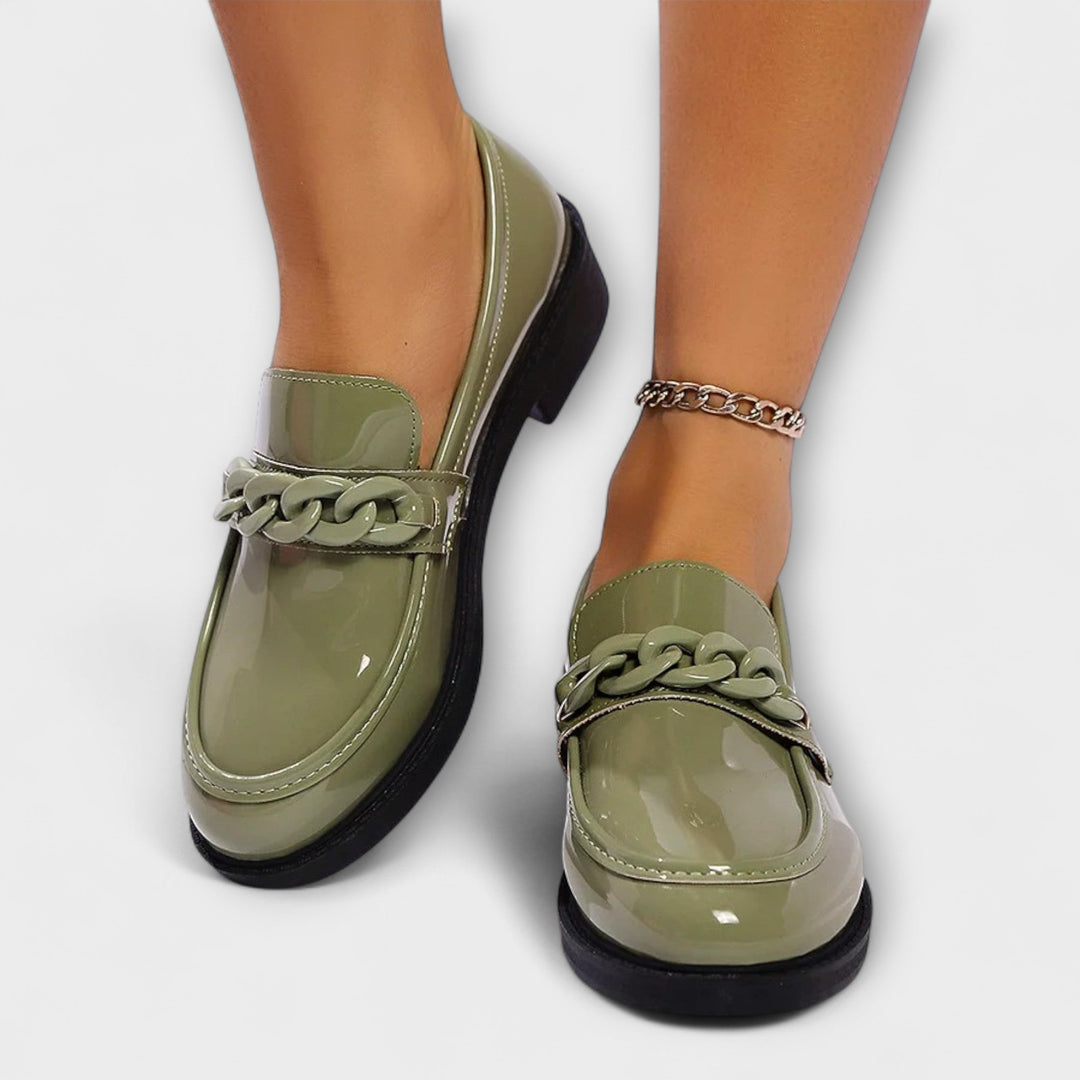 Classic women's casual loafers, providing all-day comfort with a chic, versatile slip-on design.