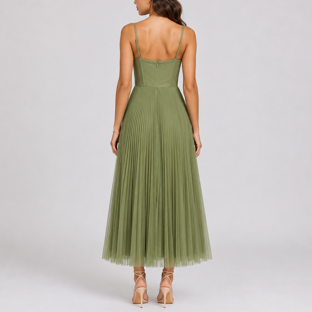 Sophisticated women's maxi dress with pleats, ideal for formal events, evening parties, or as a wedding guest outfit.