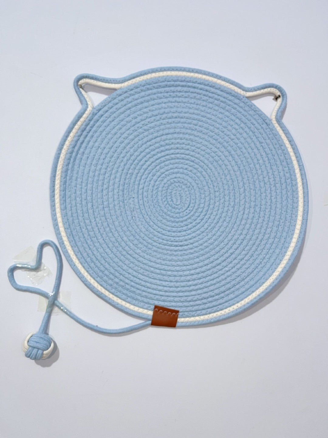 Cat scratching rug for floor or wall, protecting furniture. Durable sisal playmat for active cats.
