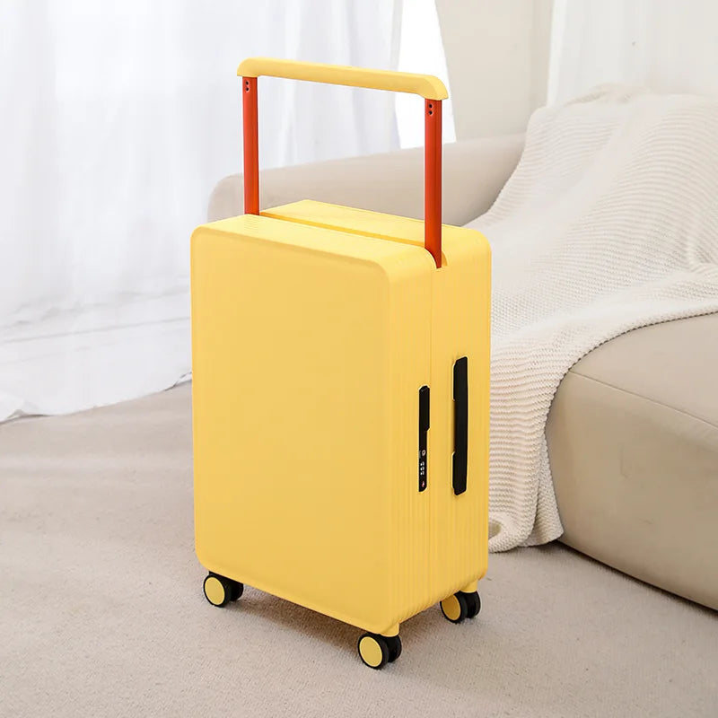 Robust Dublin suitcase made from durable PP, perfect for travel with sturdy spinner wheels.
