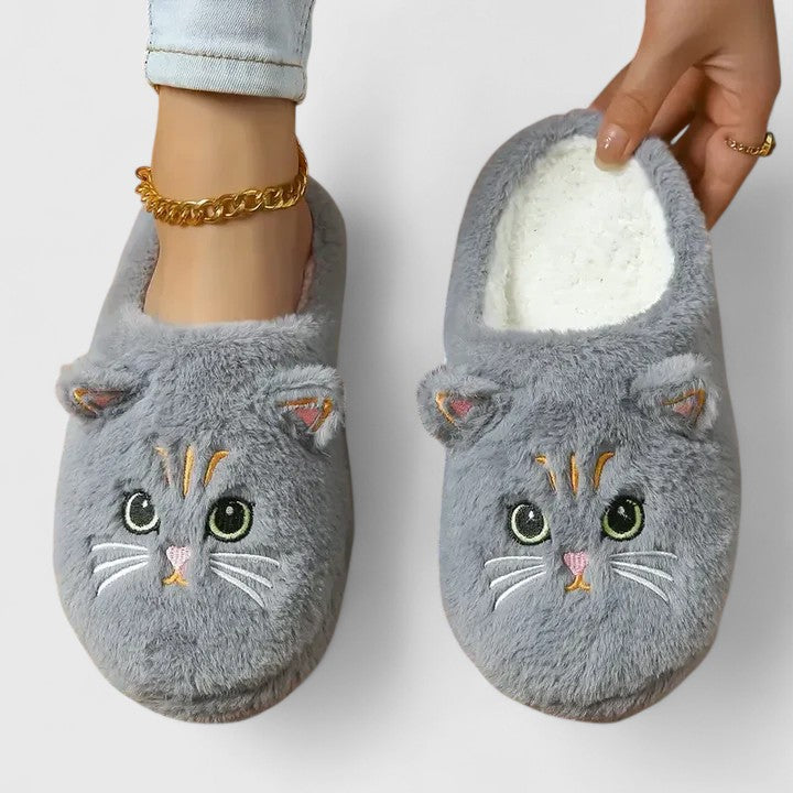 Women's casual comfort slippers with advanced arch support technology.