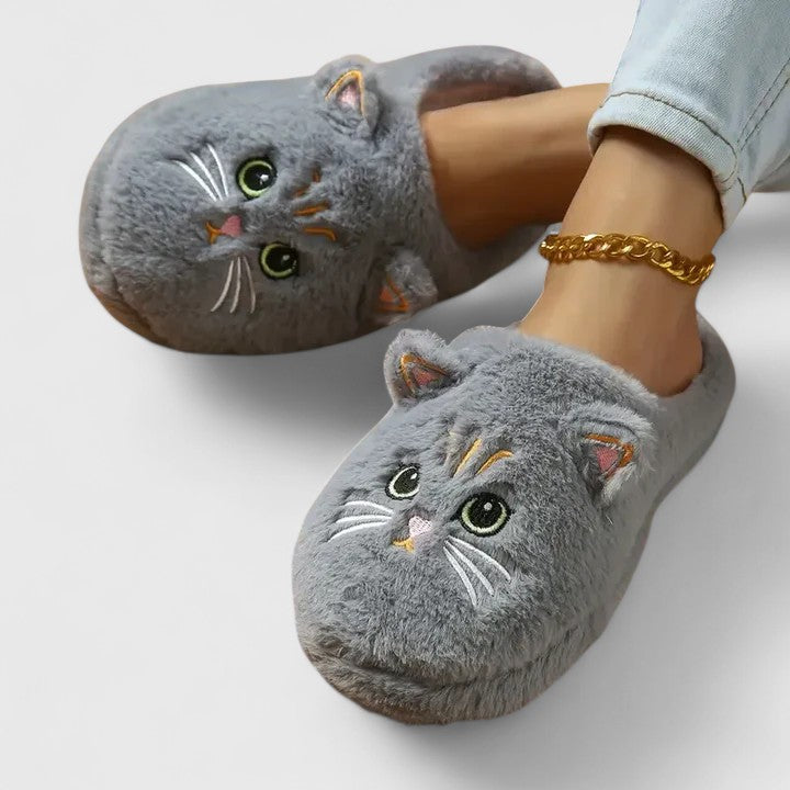 Luxurious women's indoor slippers, crafted for ultimate softness and support.