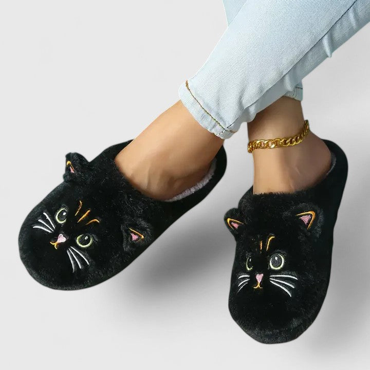 Stylish women's comfort slippers, featuring non-slip sole and cozy design for indoor use.
