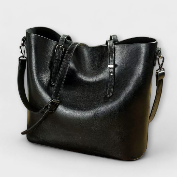 Stylish women's vintage shoulder bag with a classic design, ideal as a daily work bag or elegant accessory.