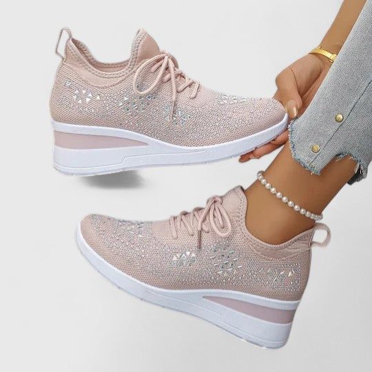Modern women's orthopaedic sneakers with arch support, wide toe box for comfort & foot health.