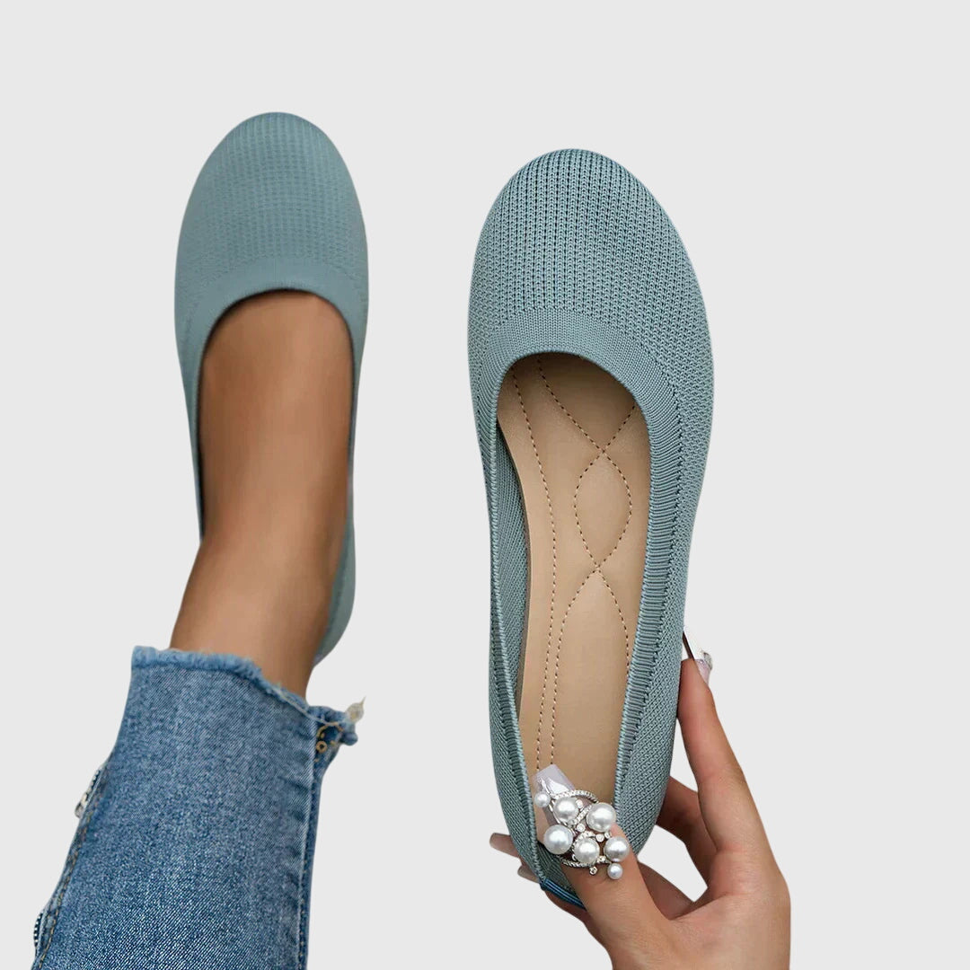All-day comfort women's shoes, breathable and anti-slip for walking and daily wear.