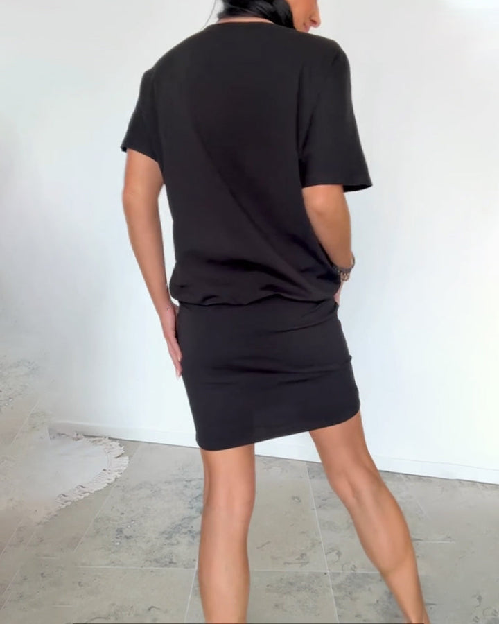 Effortless everyday style with this women's casual elegant midi dress.