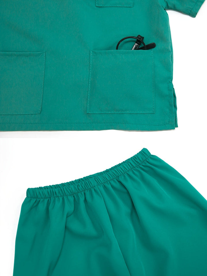 Fun children's doctor dress-up costume with 9 pieces, including a stethoscope and a first aid bag.