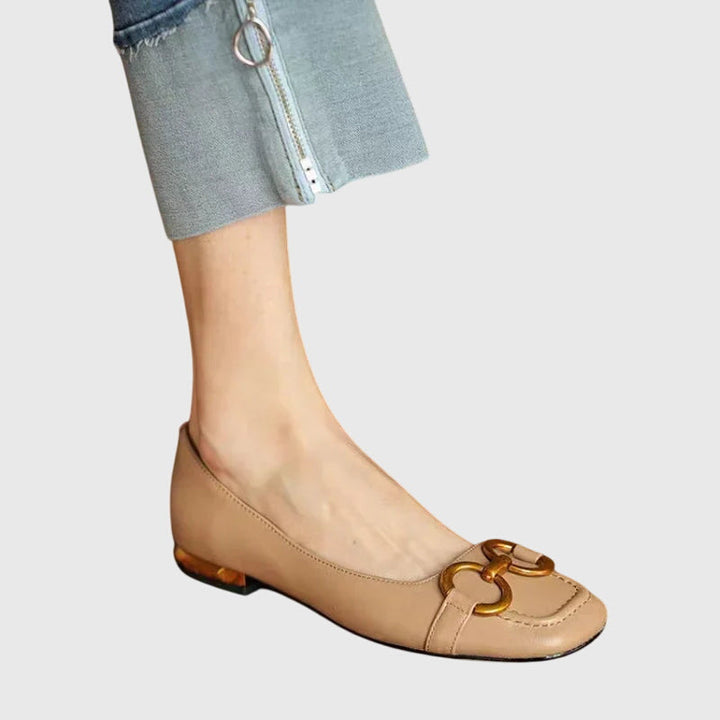 Stylish casual women's orthopaedic sandals, offering excellent arch support for summer comfort.