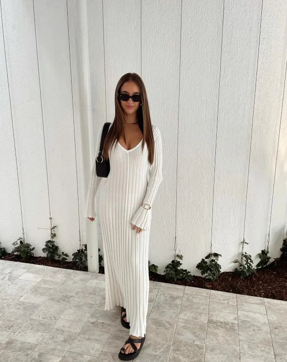 Professional elegant long sleeve midi dress. Ideal for office fashion, comfortable women's wear.