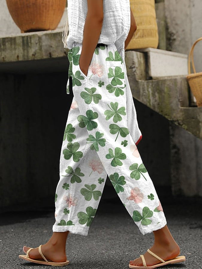Chic women's wide leg printed pants, featuring a unique modern design. Comfortable and stylish for any casual occasion.