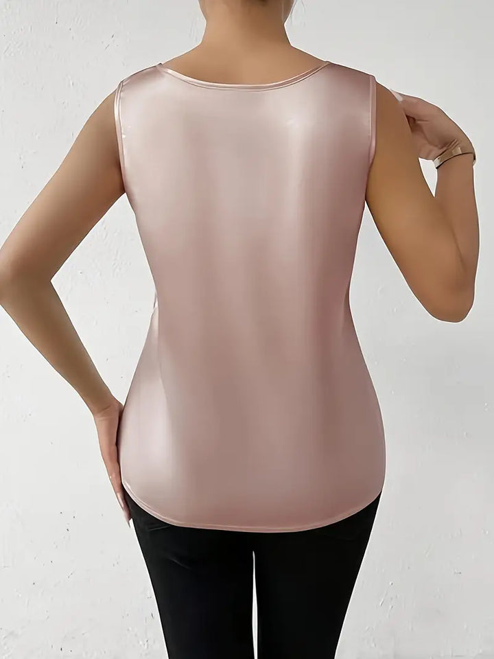 Stylish floral print blouse for women, featuring comfortable long-sleeves for elegant fashion.
