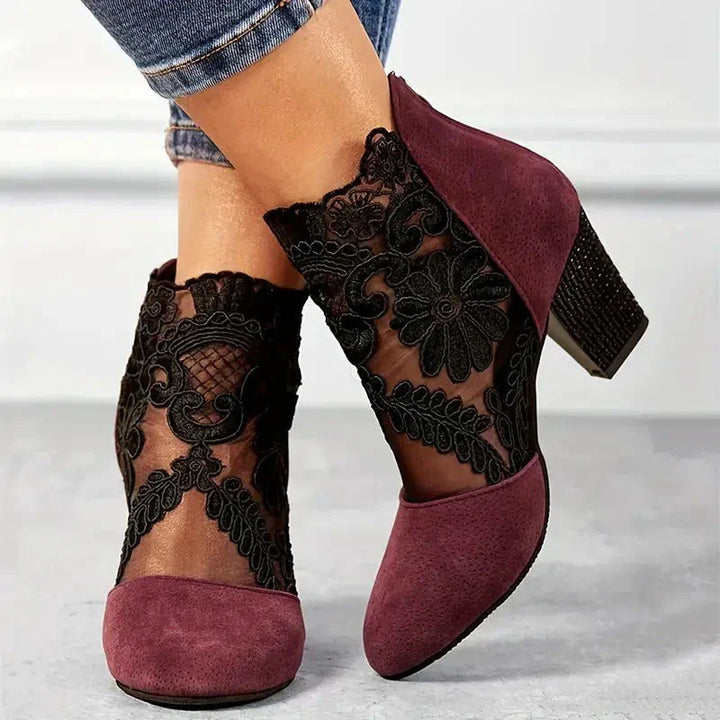 Stylish women's Clarisse orthopedic pumps, designed for all-day comfort, elegance, and fashion.