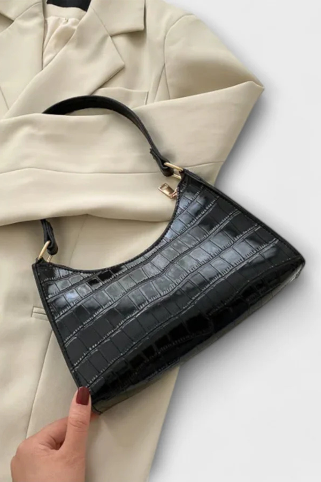 Green elegant textured shoulder bag for women, perfect for daily essentials.