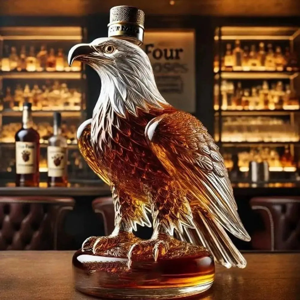Luxury eagle spirit bottle, a unique whisky decanter crafted from borosilicate glass. Ideal gift for barware enthusiasts.
