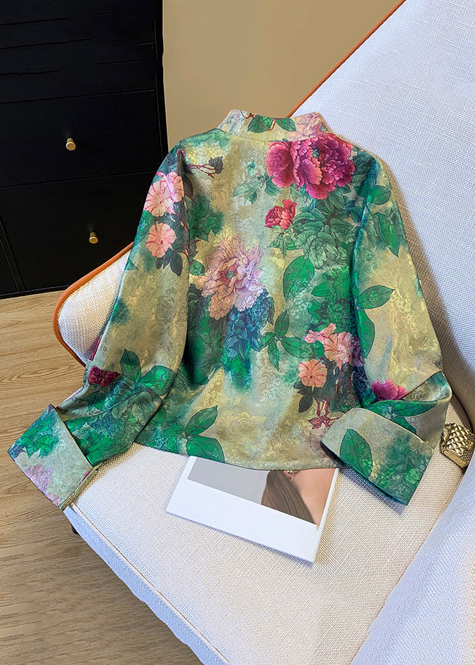 Unique green ladies' coat with elegant Chinese print & distinctive buttons, a comfortable fall fashion outerwear.