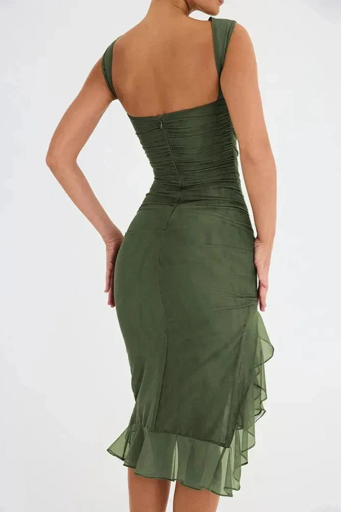 Elegant women's sleeveless midi dress, ruched for a flattering fit, ideal for special nights.