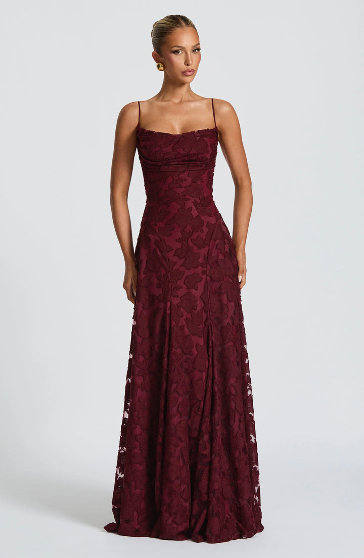 Elegant women's backless spaghetti strap maxi dress, perfect for summer evening parties.