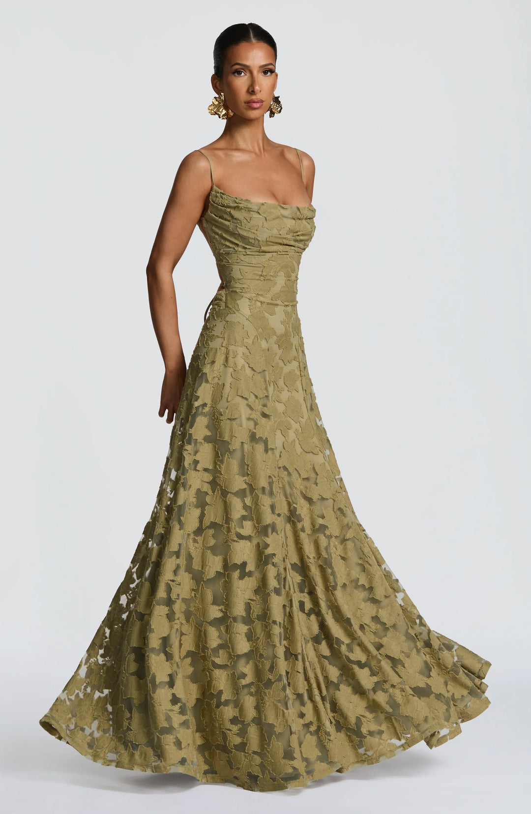 Long summer dress for women: elegant backless design, spaghetti straps, ideal for evening parties.