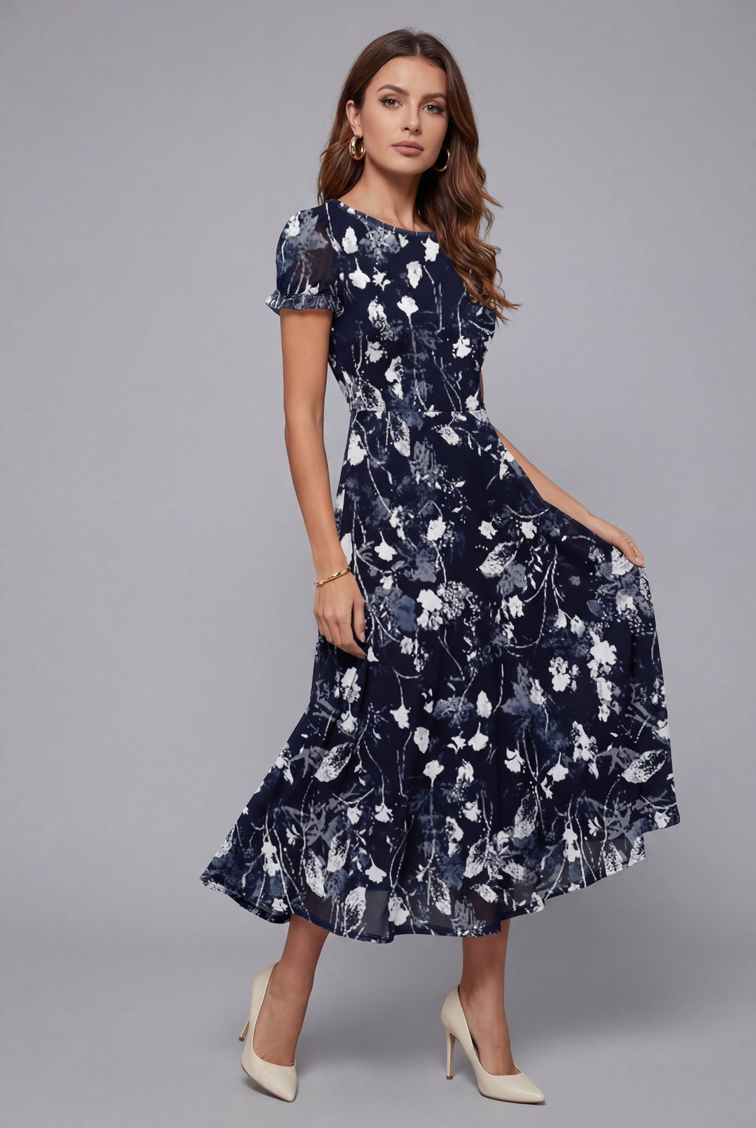 Elegant women's floral midi dress with short sleeves, perfect for summer casual or occasion wear. Features a crew neck.