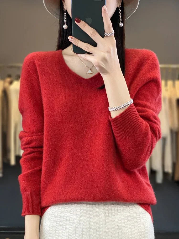 Cozy women's elegant knit pullover, long sleeve for stylish winter wear.