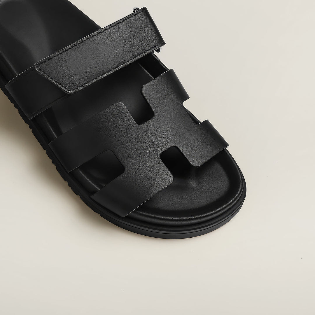 Women's comfortable strap sandals, perfect for summer, with adjustable, versatile fit.