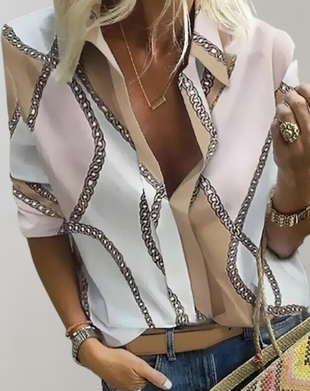 Stylish women's printed blouse, featuring a luxurious chain pattern & long sleeves for versatile chic fashion.