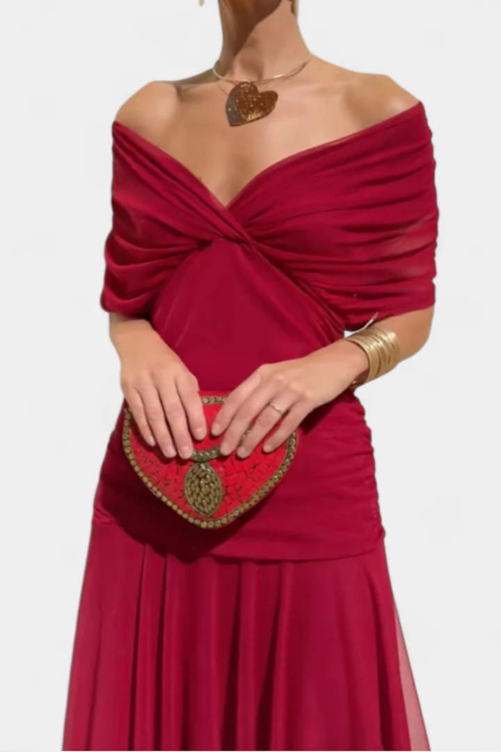 Fashionable women's off-shoulder pleated dress, a versatile elegant midi for summer and evening.