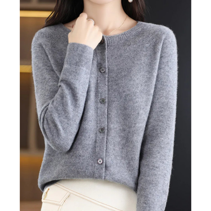Chic women's open-front cardigan, a comfortable long sleeve sweater for versatile outfits.