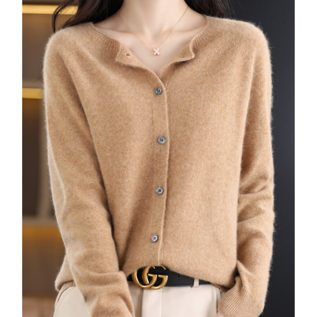 Versatile women's elegant cardigan, a comfortable layering piece for everyday style.