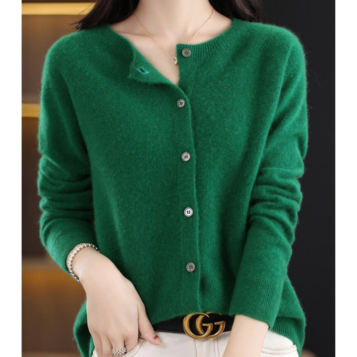 Chic women's open-front sweater, an everyday essential for a refined look.
