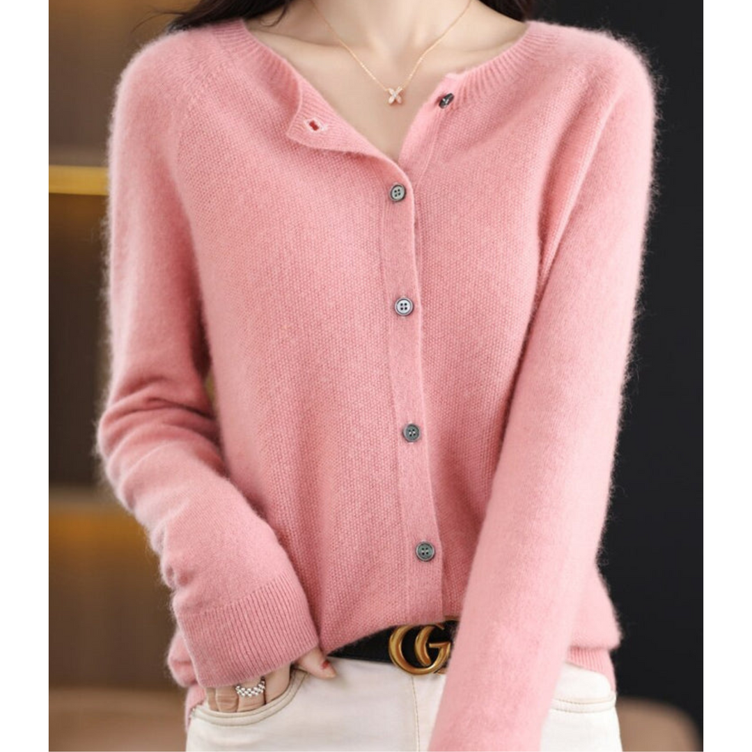 Open-front women's cardigan, versatile & cozy for elegant everyday style and warmth.