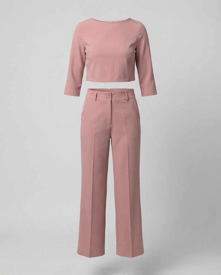Versatile women's tailored pants set, ideal for office or casual autumn wear, offering a chic, comfortable fit.