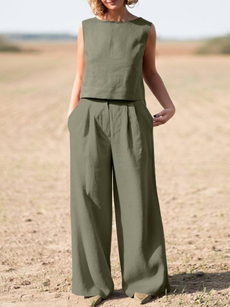 Coordinated women's elegant two-piece outfit set with a tailored fit for a stylish look.