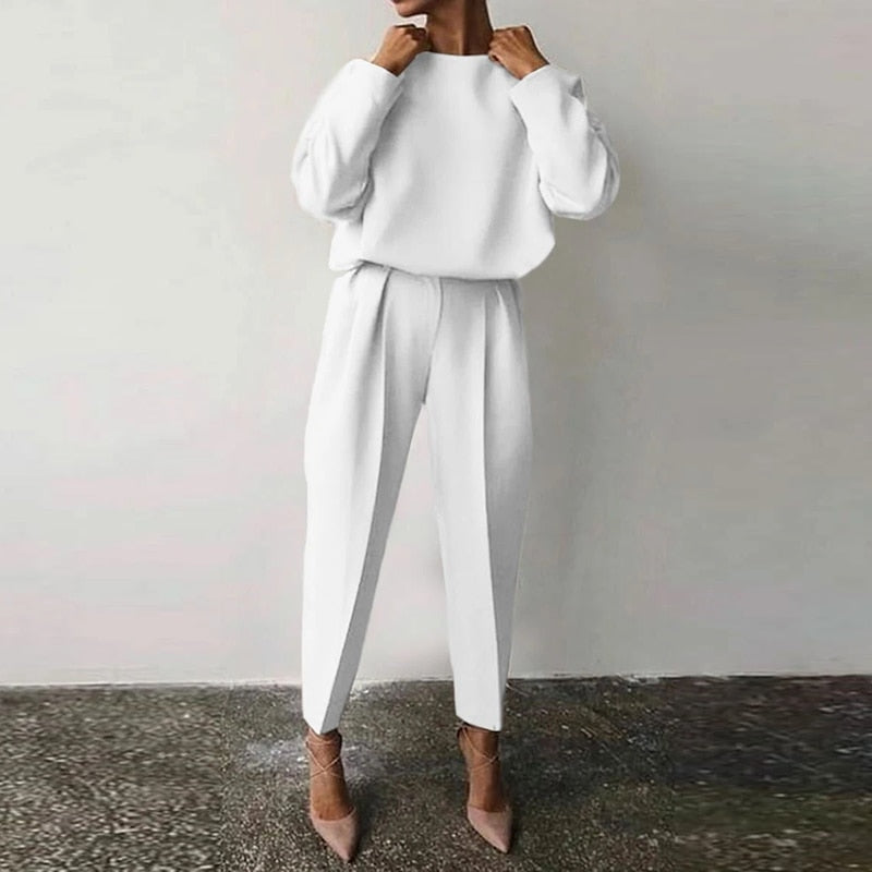 Elegant women's two-piece suit set, ideal for smart casual, business, or office wear. Versatile and stylish.