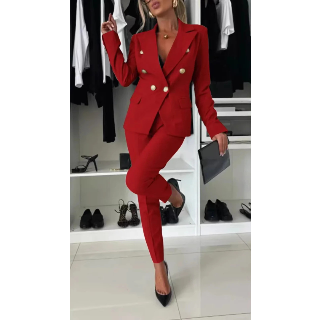 Modern women's tailored pant suit for business meetings & corporate environments.