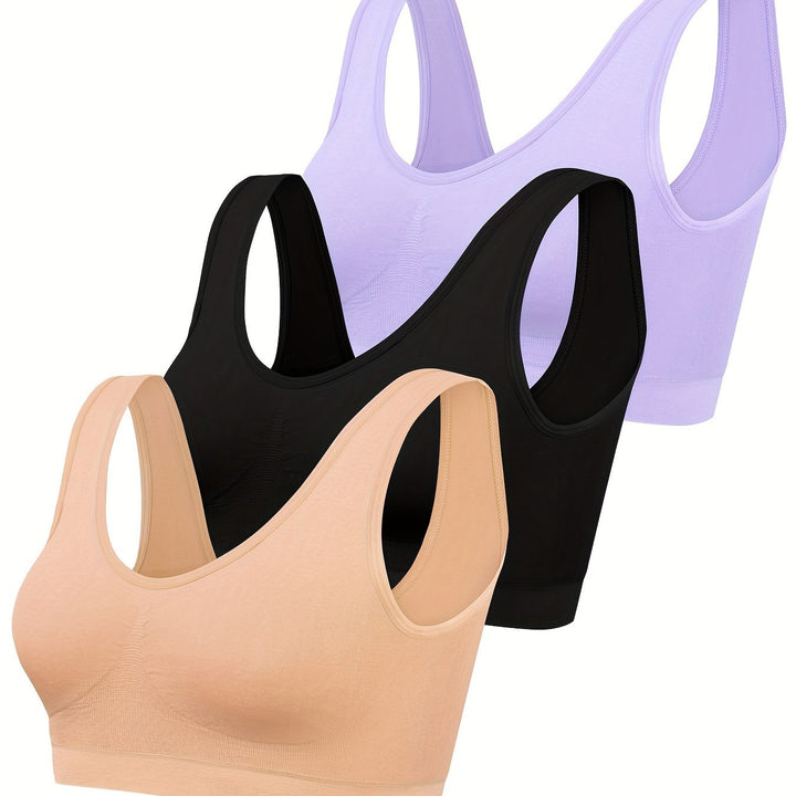 Comfortable women's 3-piece loungewear set with seamless sports bra and versatile tank top.