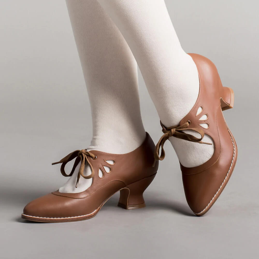 Chic women's vintage Mary Jane block heels, perfect for formal events or adding a retro touch to any outfit.
