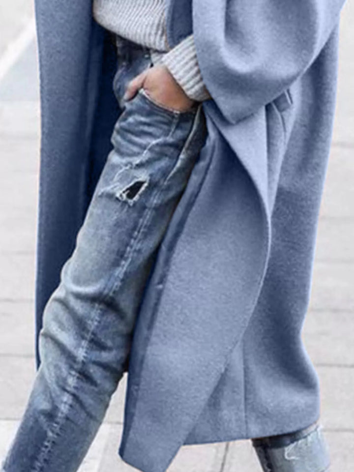 Versatile women's oversized long winter coat, a must-have for comfort, style, and warmth in winter.