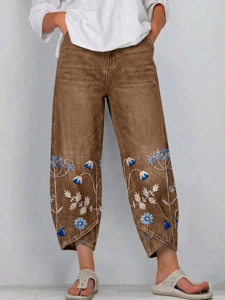 Lightweight women's boho floral print casual pants. Breathable & comfortable for daily wear.