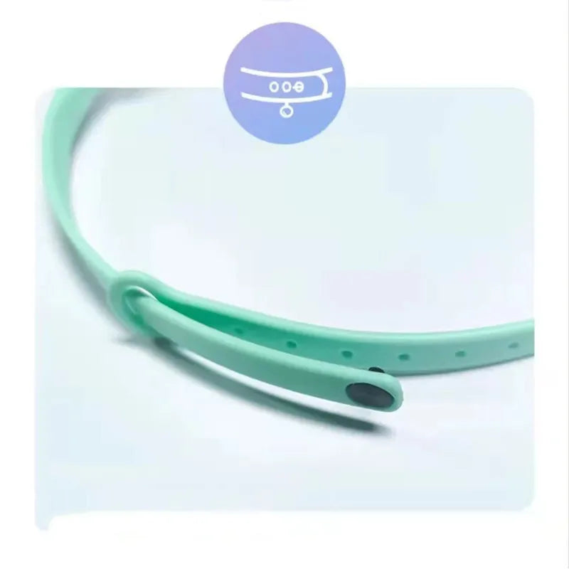 Durable interactive laser pointer for cats, an engaging hunting toy for pet activity, exercise & enrichment.